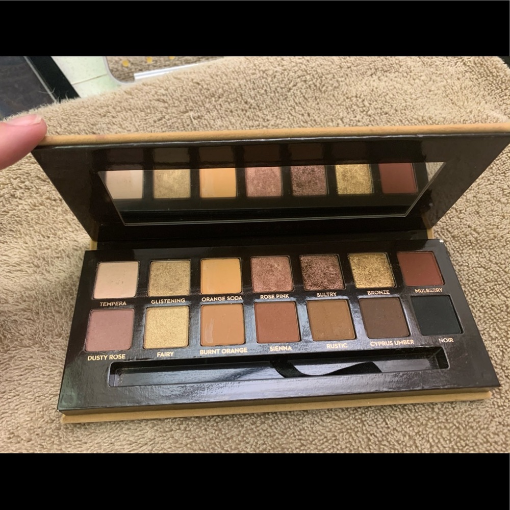 Anastasia Soft Glam Palette
